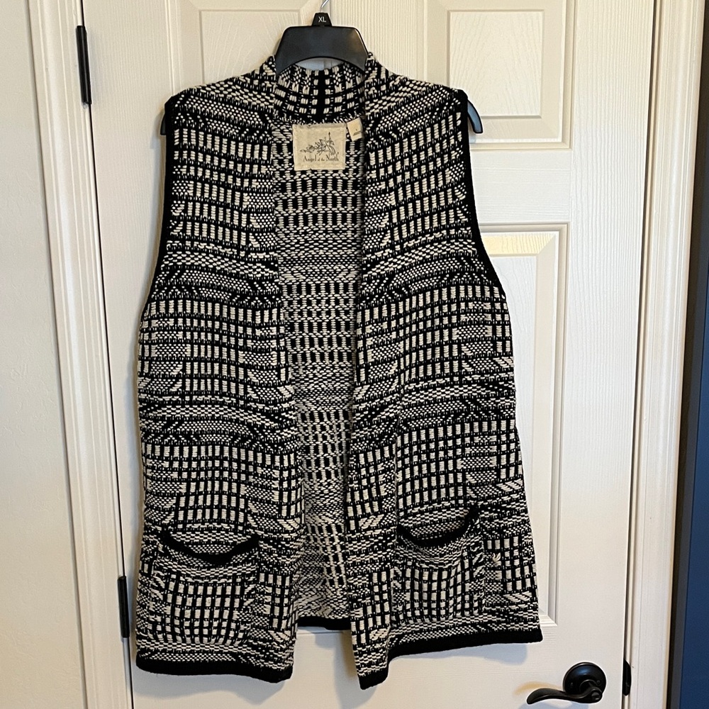 Angel of the North Anthropologie Knit Sweater Vest LGE